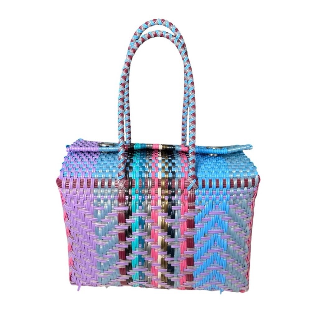 Vintage Plastic Colorful Woven Tote Bag Magnetic Closure
